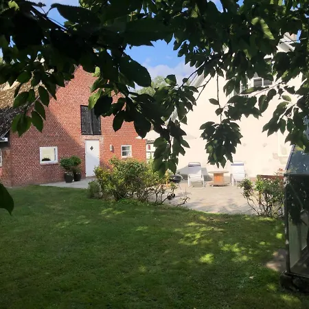 Bed & Breakfast Skov *